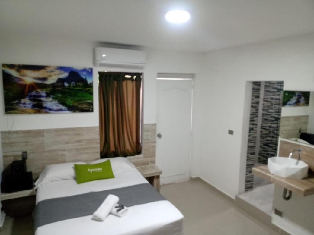 Hotel Brisas מדיין מראה חיצוני תמונה