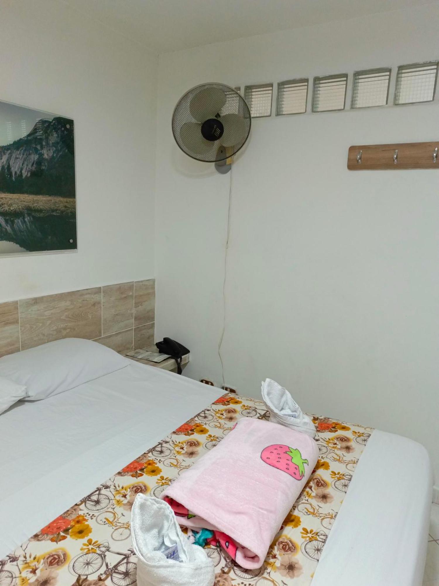Hotel Brisas מדיין מראה חיצוני תמונה