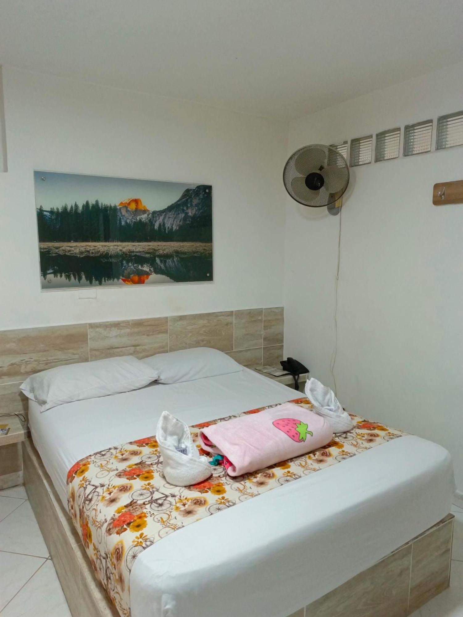 Hotel Brisas מדיין מראה חיצוני תמונה